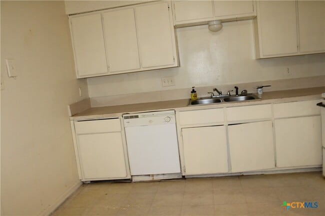 Photo - 2417 Valley Forge Ave Unidad A