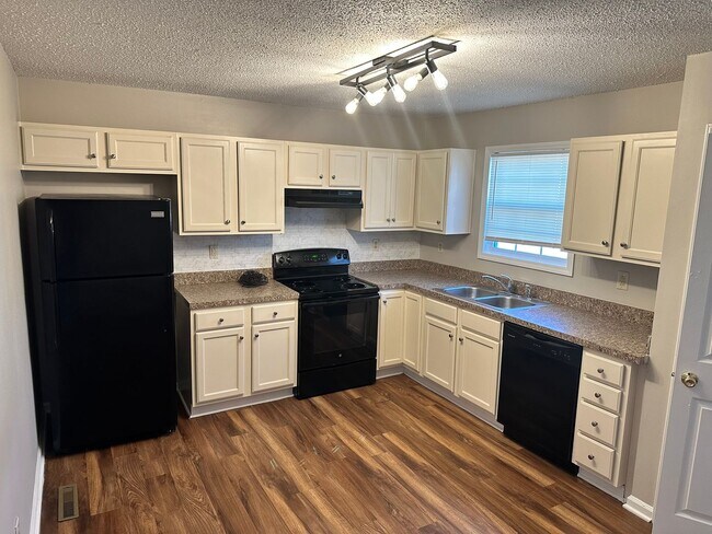 Photo - Spacious Two Bedroom Townhome In Kannapolis