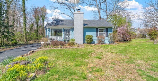 Photo - 4503 Woodlawn Pike House
