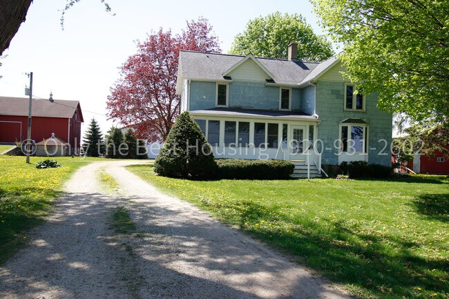Photo - W1689 Co Rd G House