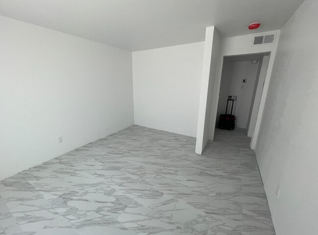 Photo - 437 14th St Unidad B