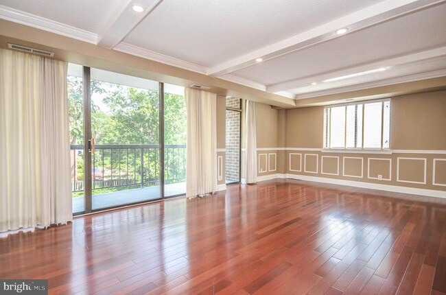Photo - 1401 N Rhodes St Apartment Unit 205