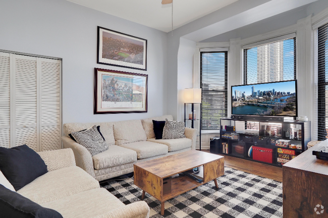 Building Photo - 165 W North Ave Unit 3 Rental