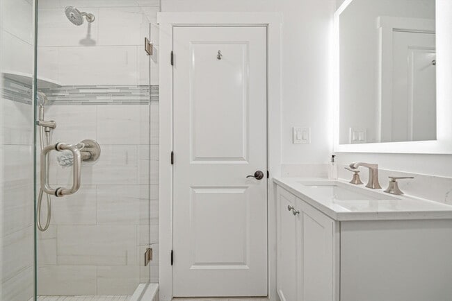 Photo - 286 Beacon St Unit 2