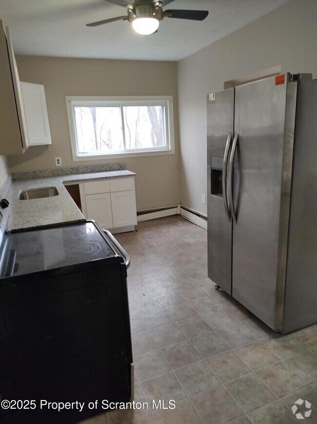 Building Photo - 107 2nd St Rental