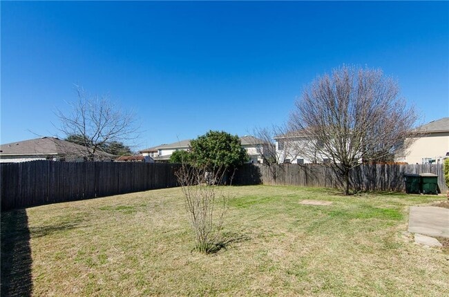 Photo - 915 Churchill Farms Dr