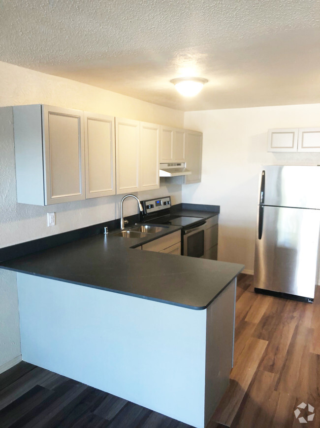 Roswell, NM Apartments For Rent - Pueblo Chamisa Rental