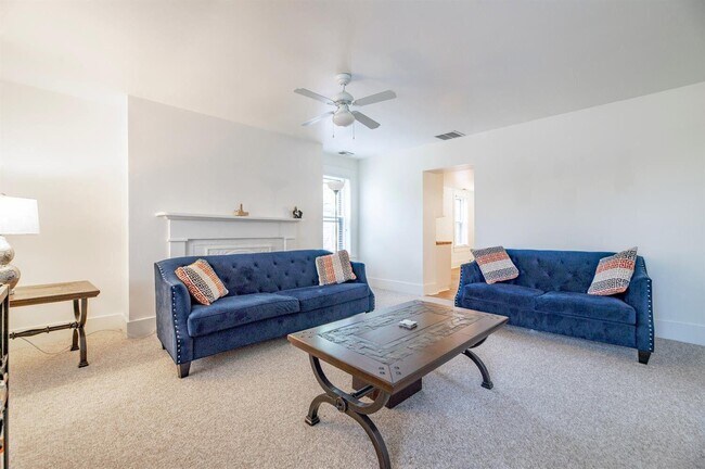 Photo - 721 W Main St