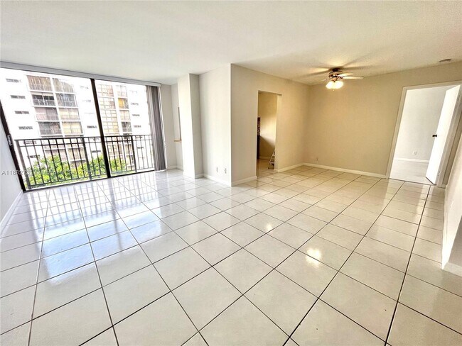 Building Photo - 16909 N Bay Rd Unit 607 Rental