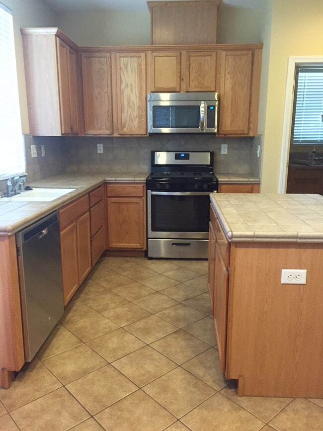 Photo - 2141 Buck River St