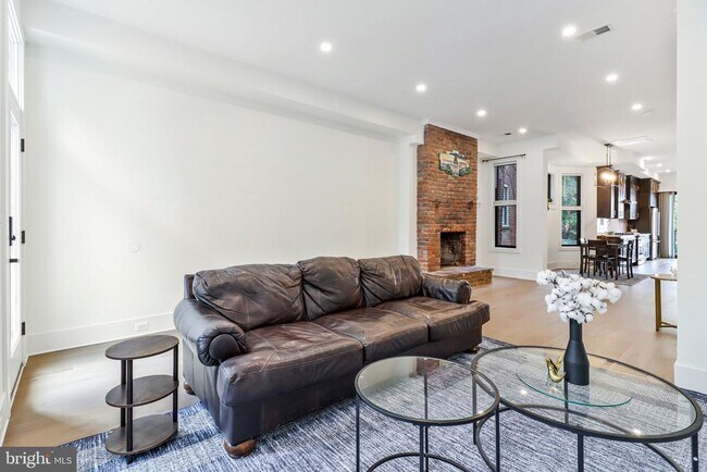 Photo - 29 N St NW