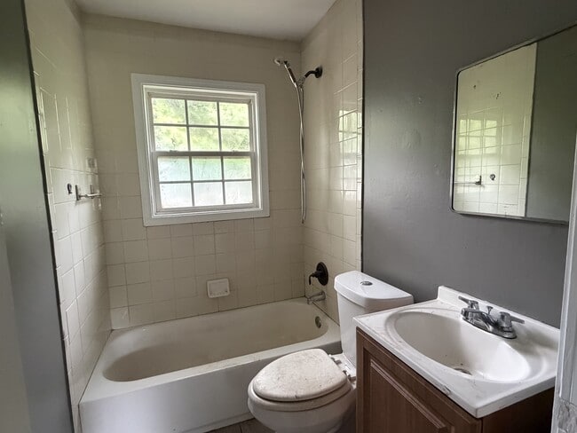 Photo - 708 Ellis St