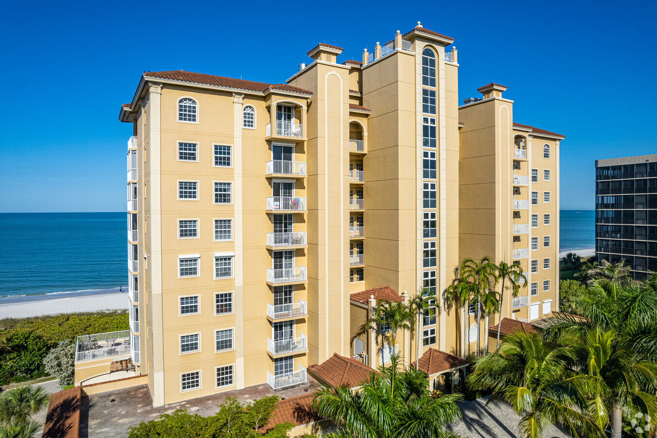 9577 Gulf Shore Dr - Sea Chase at Vanderbilt Beach Apartments