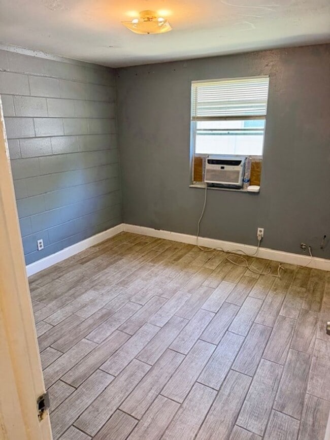 Photo - 8105 N Klondyke St Unit A