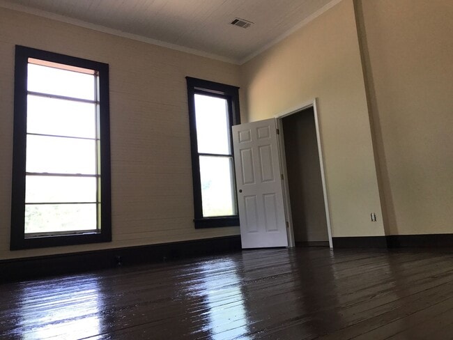 Photo - 6400 Mt Olivet Rd