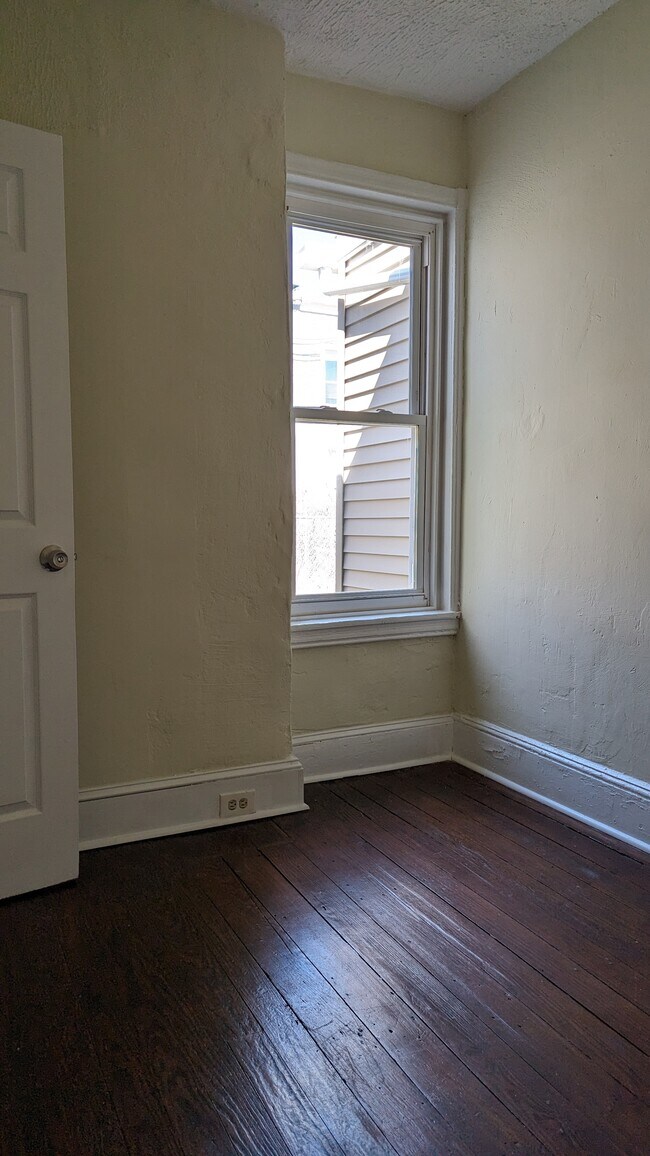 Photo - 227 Shedaker St