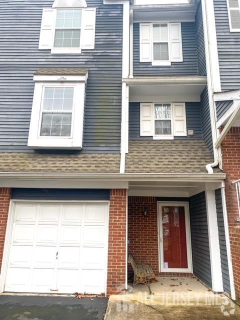 Building Photo - 75-75 E Shrewsbury Pl Rental