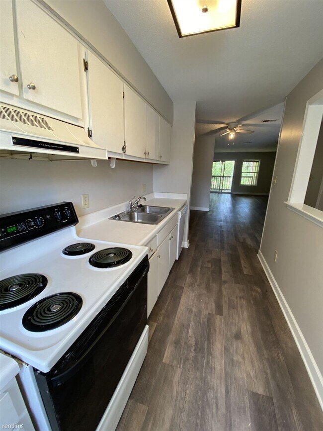 Photo - 2 br, 2.5 bath Townhome - Avery Close