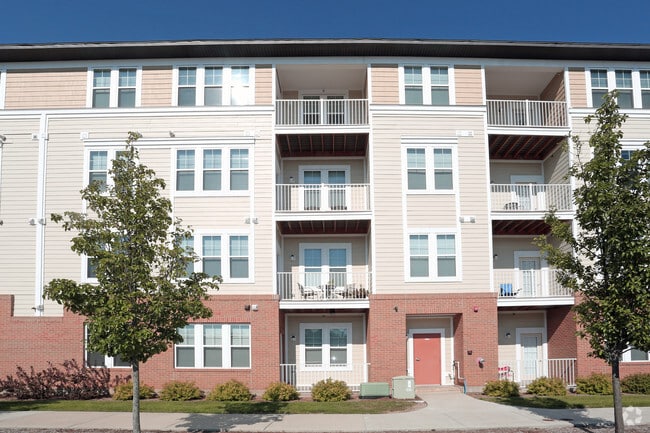 Auburn Square Apartments