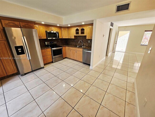 Photo - 8075 SW 107th Ave Unidad 107