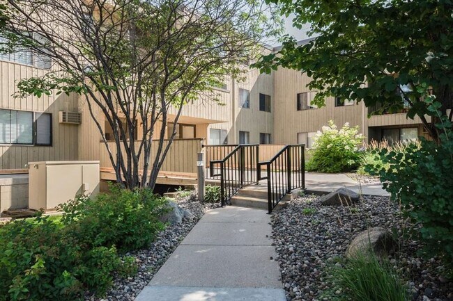 Photo - Cedarwood Condo For Rent! Underground Park...