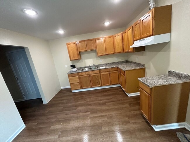 Photo - 221 Warren St