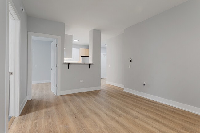Photo - 1625 W Howard St