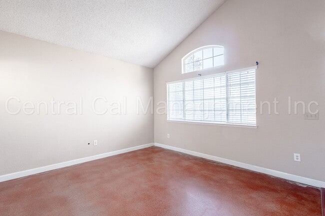 Photo - 3 Bedroom/2.5 Bath Home in Silver Creek - $2295 Per Month!