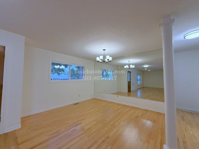 Photo - 980 NW Wallula Ave