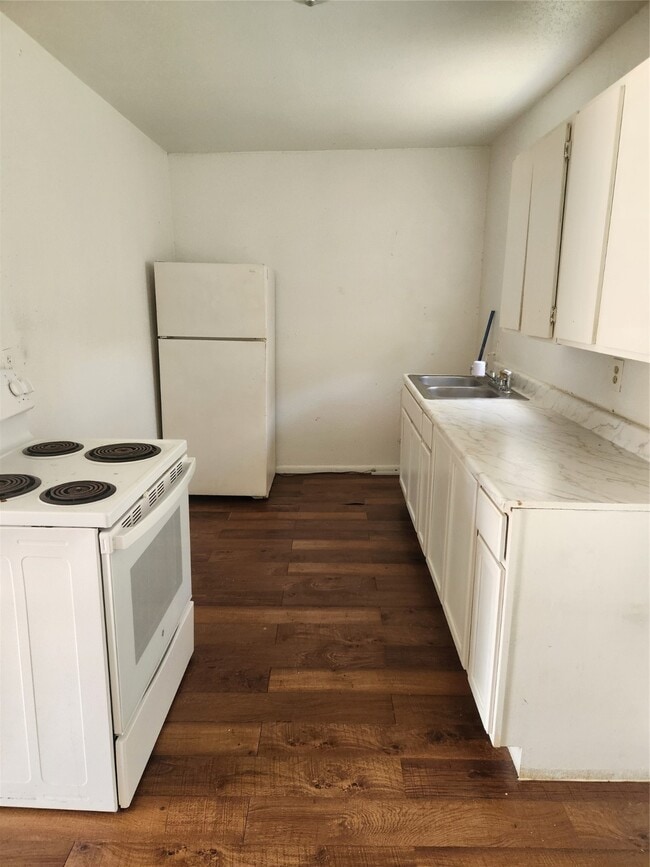 Photo - 1016 Miles St