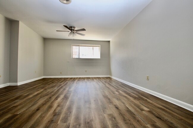 Photo - LAUREL GARDENS