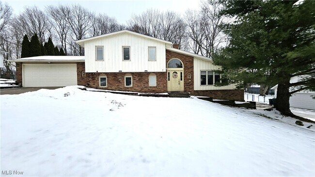 Building Photo - 5635 Janet Blvd