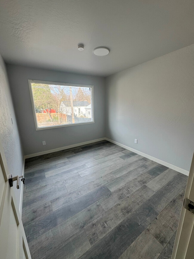 Photo - 718 N 10th St