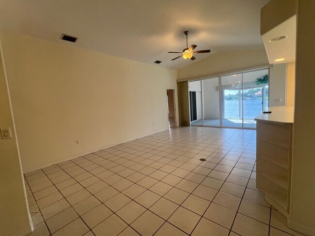 Photo - $2,095 ** AVAIL 9/1/25 ** LAKE SUZY ** 3 B...