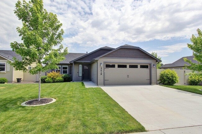 Building Photo - Clean Single-Level Home in Quiet Neighborhood
