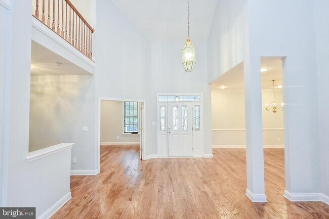 Photo - 6916 Birkenhead Pl