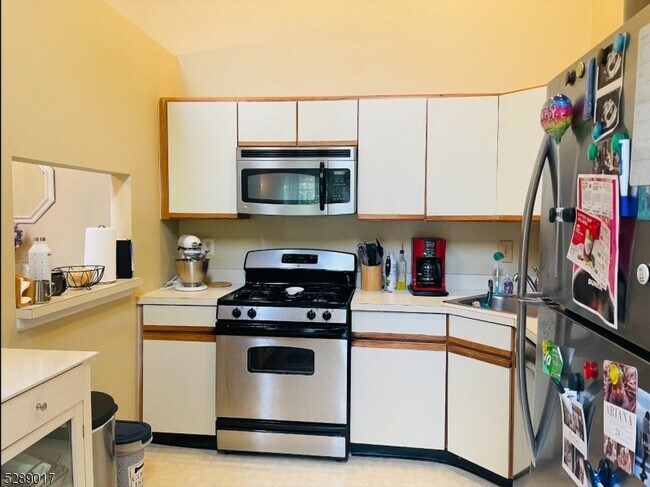 Photo - 112 Reading Cir