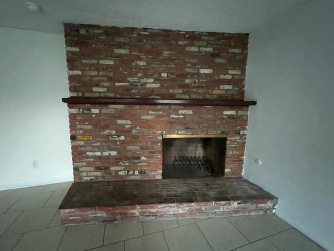 8145 Garden View Ave Unidad A