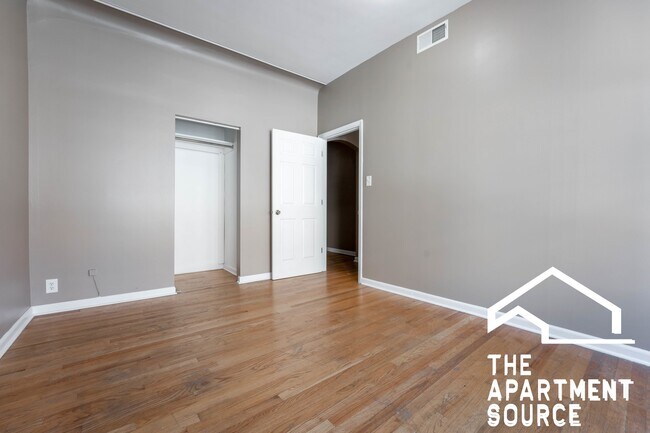 Photo - 907 W Belmont Ave Unit 3F