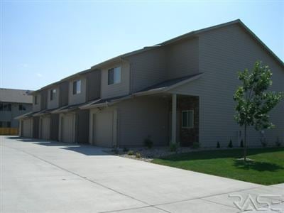 Foto principal - Auburn Hills Townhomes