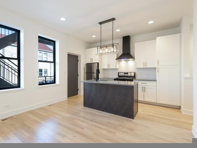 Building Photo - 3 bedroom in Chicago IL 60642 Unit 1 Rental