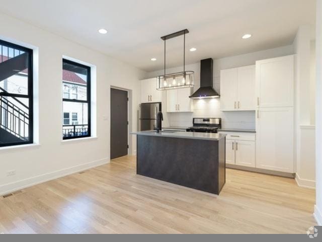 Building Photo - 3 bedroom in Chicago IL 60642 Unit 1 Rental