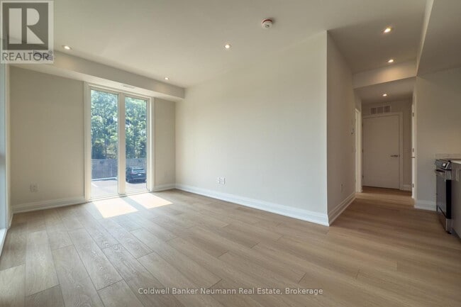 Photo - 14 Stevenson St N Unit 5