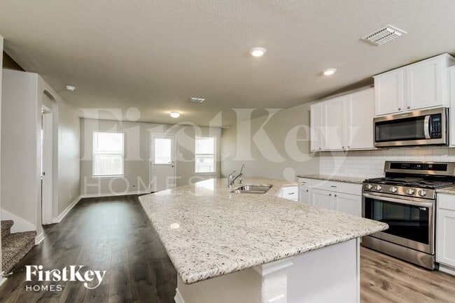 Photo - 13327 Sugarberry Elm