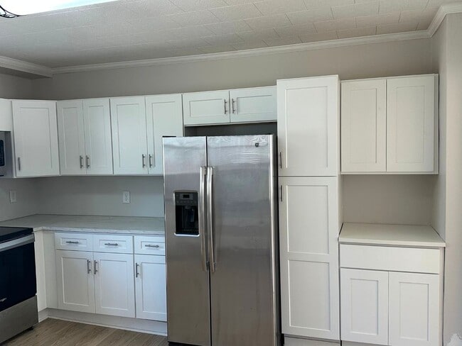 Photo - 110 S Valley St