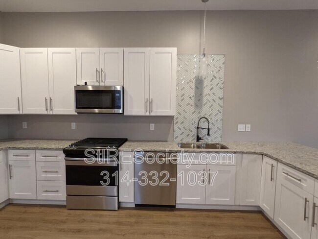 2206 Blendon Pl