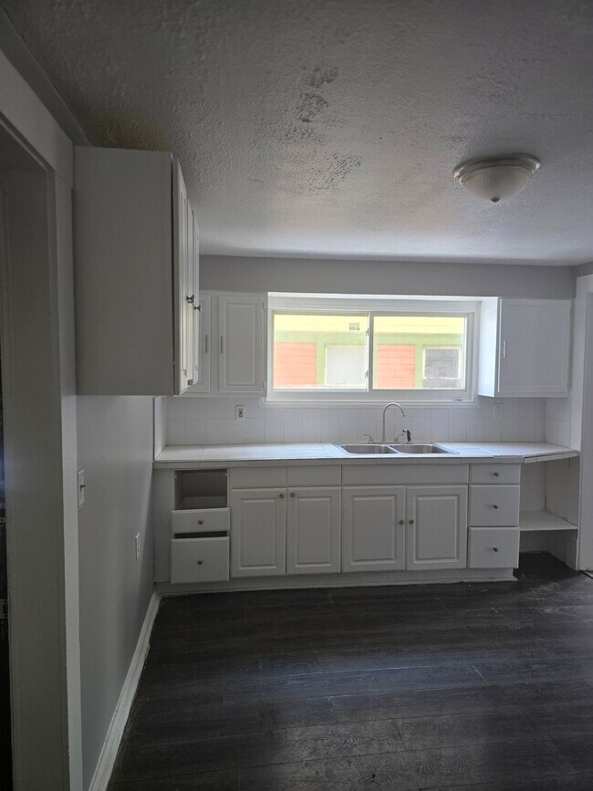 Photo - 8103 Whitethorn Ave Unit Down