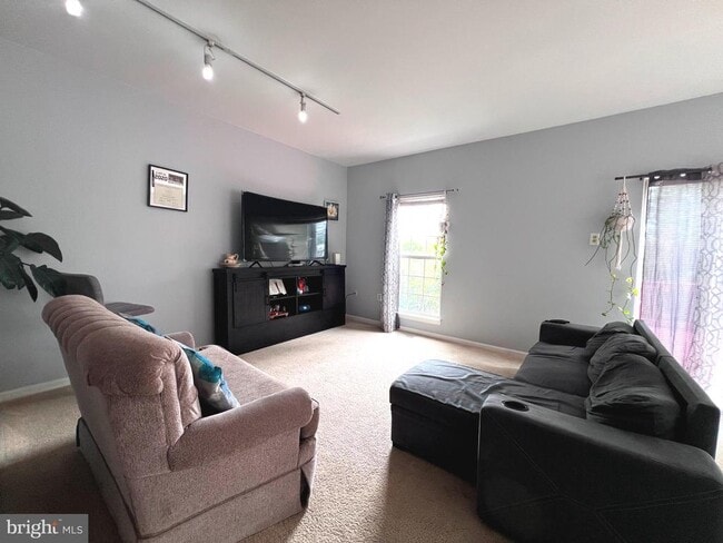 Photo - 507 Breckinridge Square SE