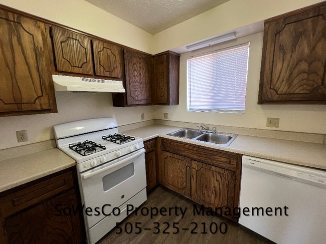 Photo - 826 Vine Ave