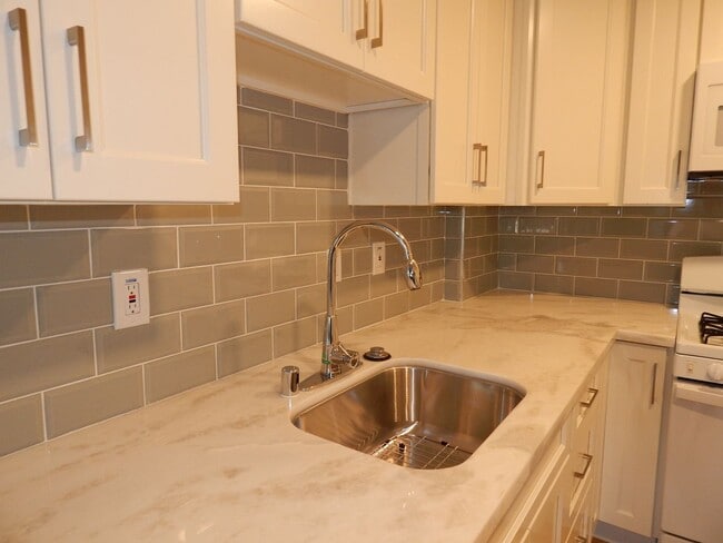 Photo - 304 Edwards St